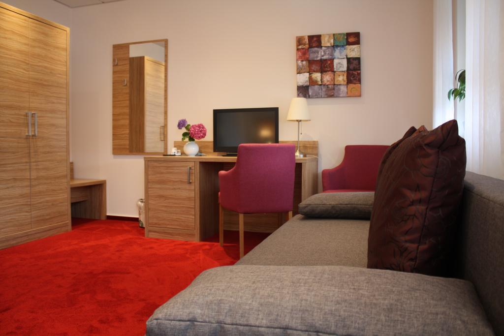 Hotel Zum Kuehlen Grunde มินเดิน ภายนอก รูปภาพ