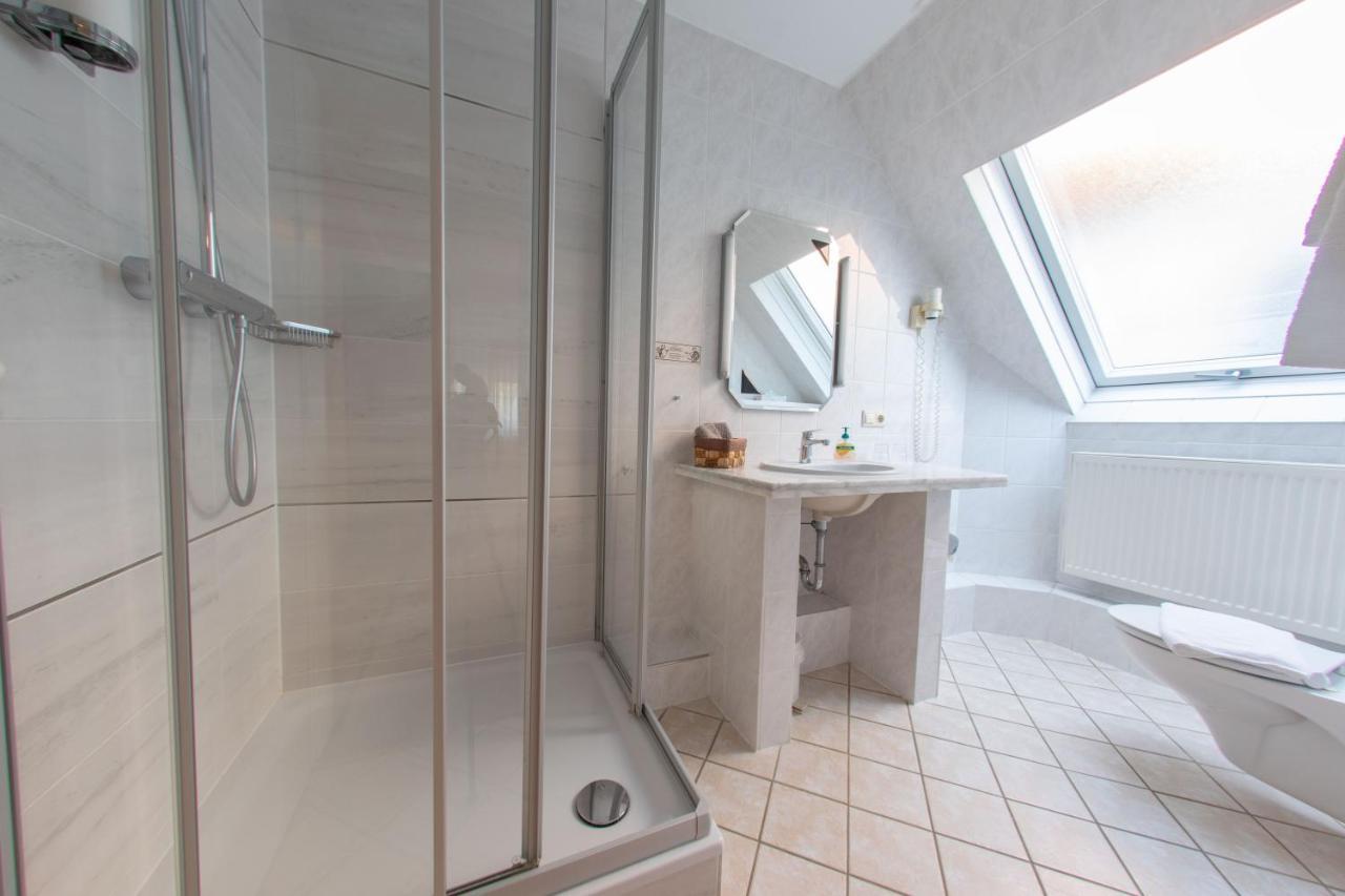 Hotel Zum Kuehlen Grunde มินเดิน ภายนอก รูปภาพ